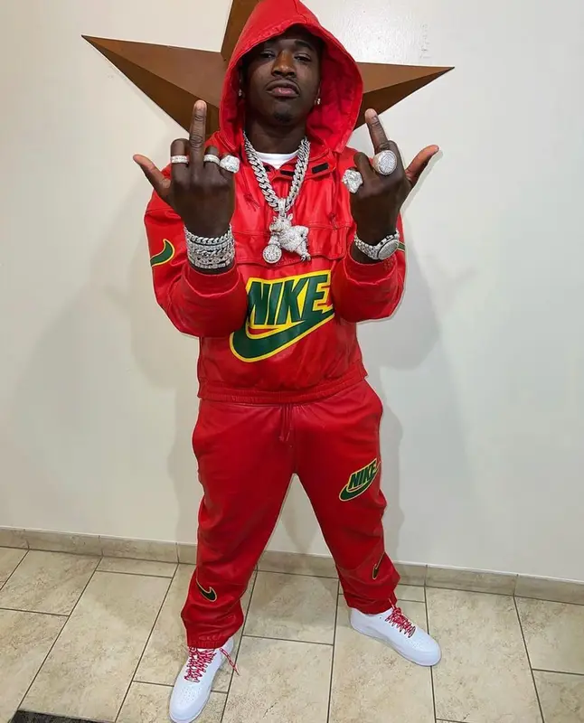 Bankroll Freddie outfit in Supreme and Nike, 2022