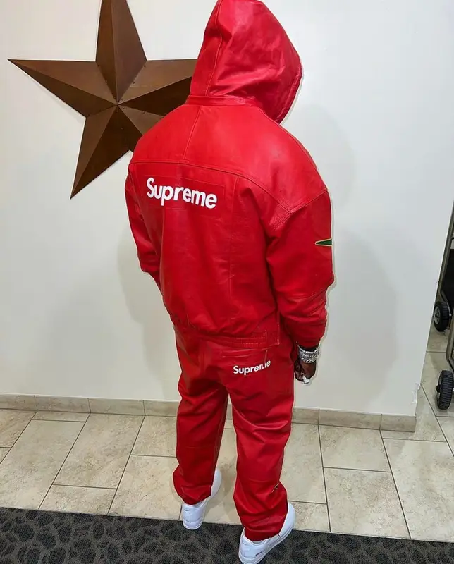 Bankroll Freddie outfit in Supreme and Nike, 2022