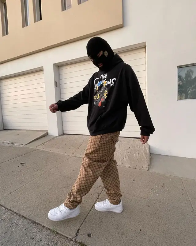 Lil Toe outfit in Balenciaga, Gucci, and Canon, 2022