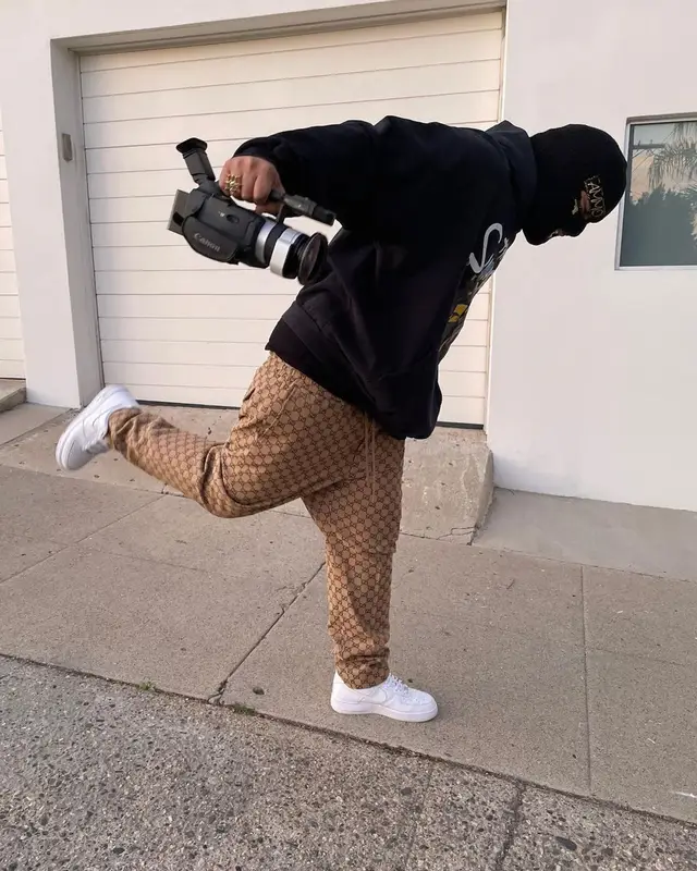 Lil Toe outfit in Balenciaga, Gucci, and Canon, 2022