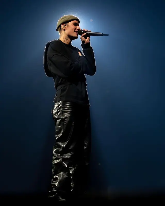 Justin Bieber outfit in Balenciaga and Junya Watanabe, 2022