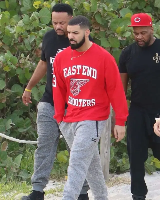 Drake outfit in East End Shooters, OVO, and Nike, 2022