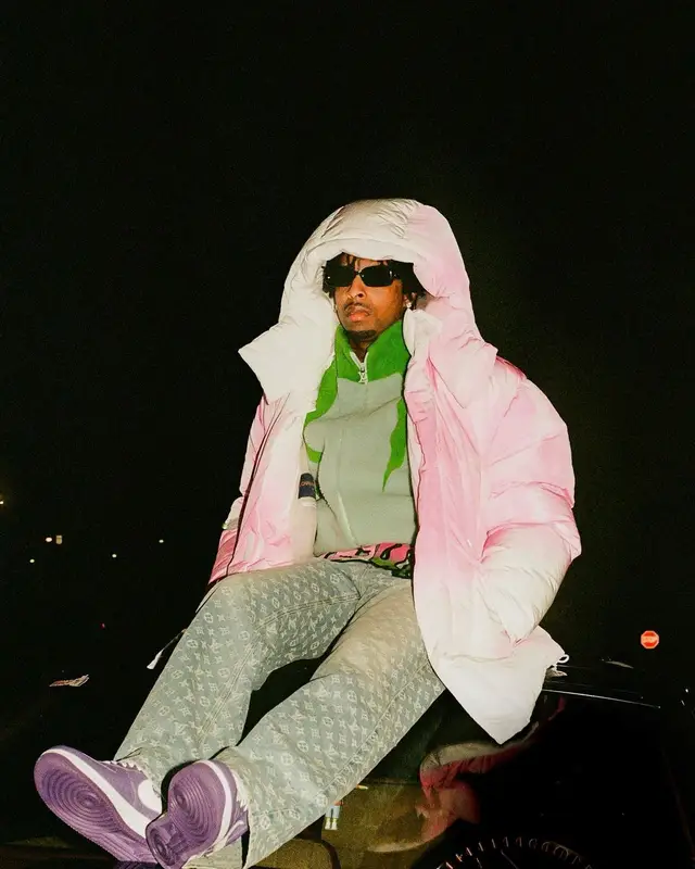 21 Savage outfit in Louis Vuitton, Nike, and Off-White, 2022