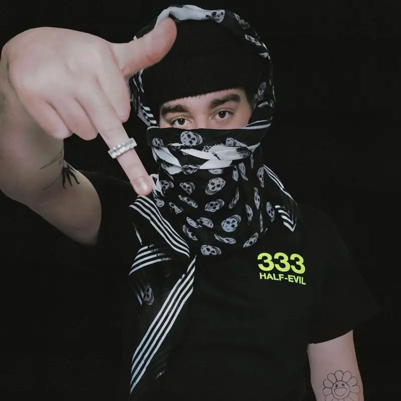 Yeat outfit in Half Evil 333, 2021
