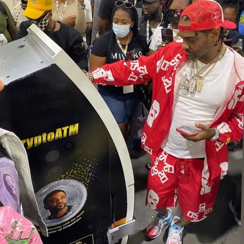 Jim Jones outfit in Local Trap Star  and New Balance, 2021