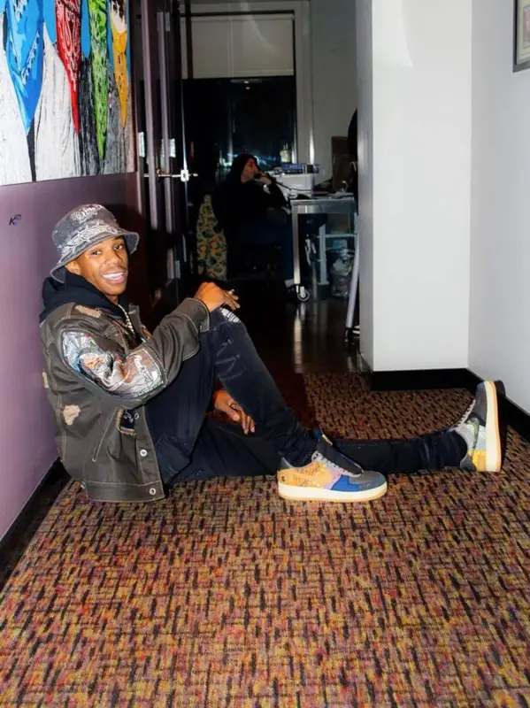 A Boogie Wit Da Hoodie outfit in Barriers, Amiri, and Who Decides War, 2022