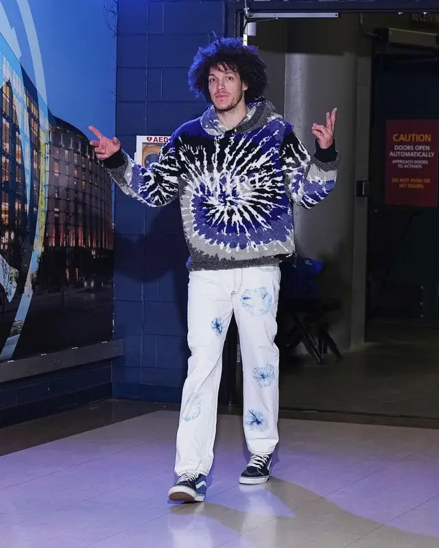 Aaron Gordon outfit in Amiri, Marcelo Burlon County of Milan, and Vans, 2022