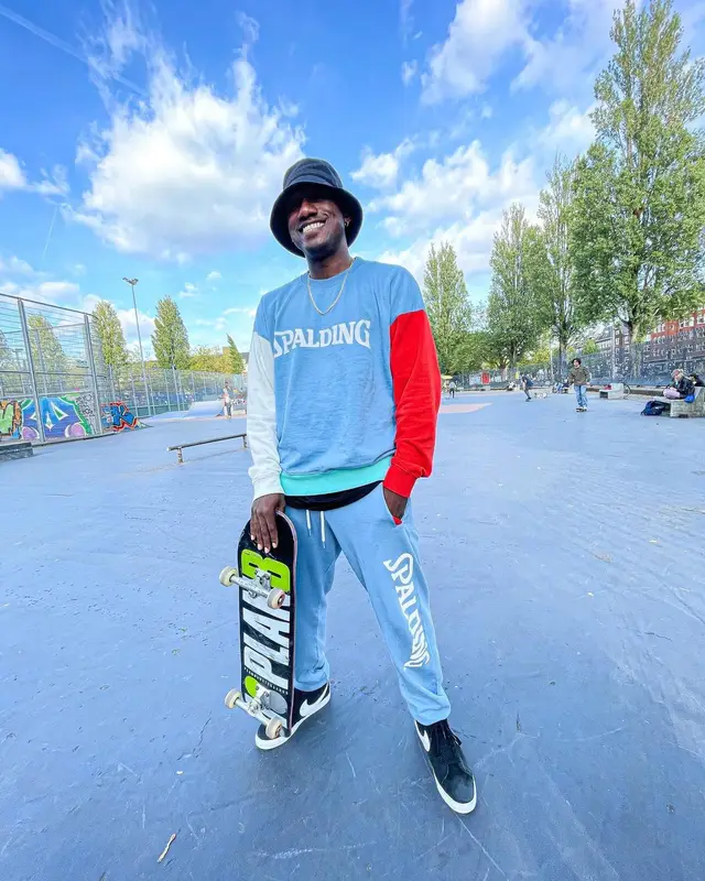 Hopsin outfit in Zara, Nike, and Spalding, 2021