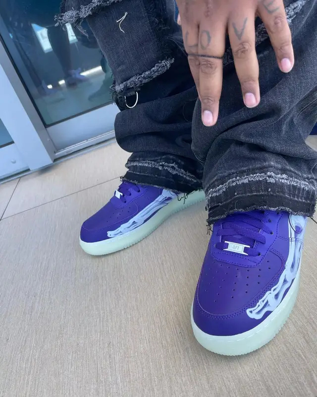 Big Yavo outfit in Supreme, Valabasas, and Nike, 2022