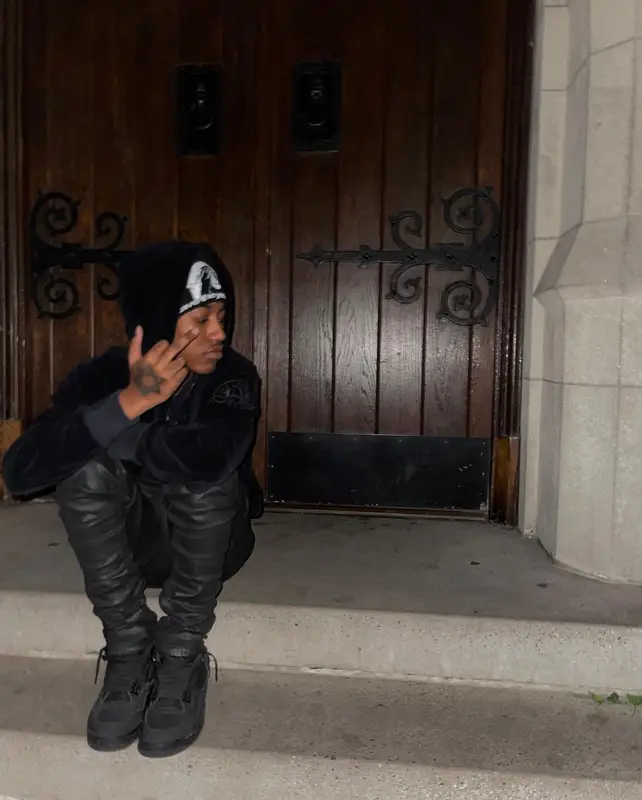 Lil Benny outfit in Stone Island and Jordan, 2021
