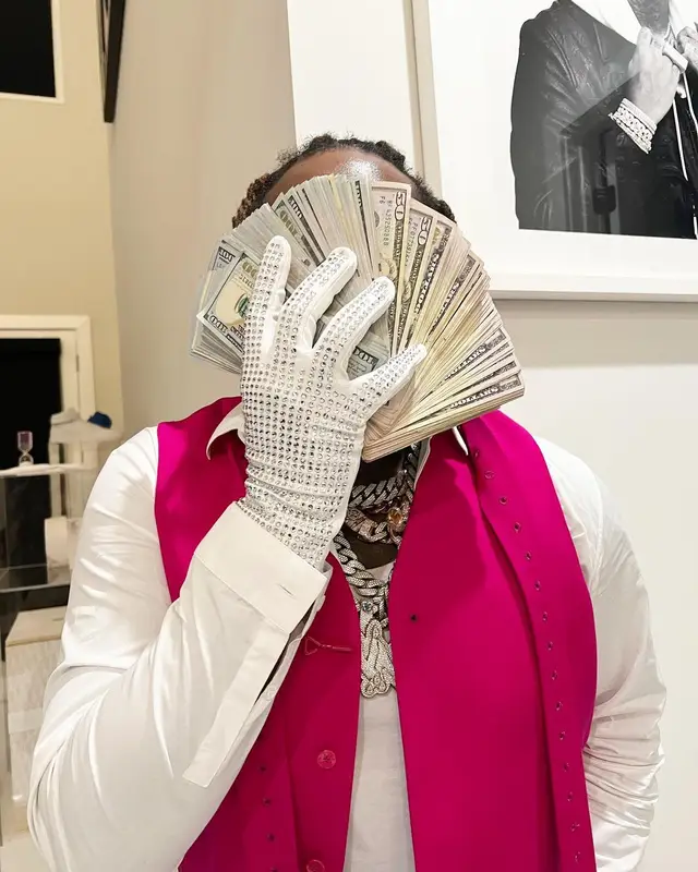 Gunna outfit in Louis Vuitton, 2022