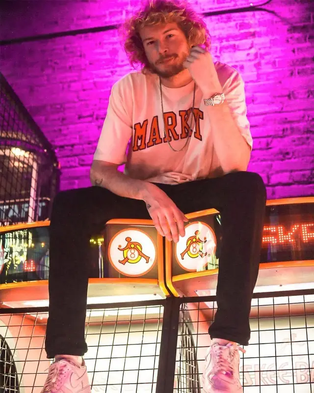 Yung Gravy outfit in Market, 2022