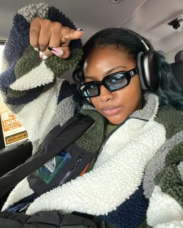 Justine Skye outfit in Market, 2022