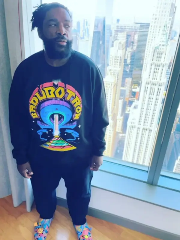 Questlove outfit in Market, 2021