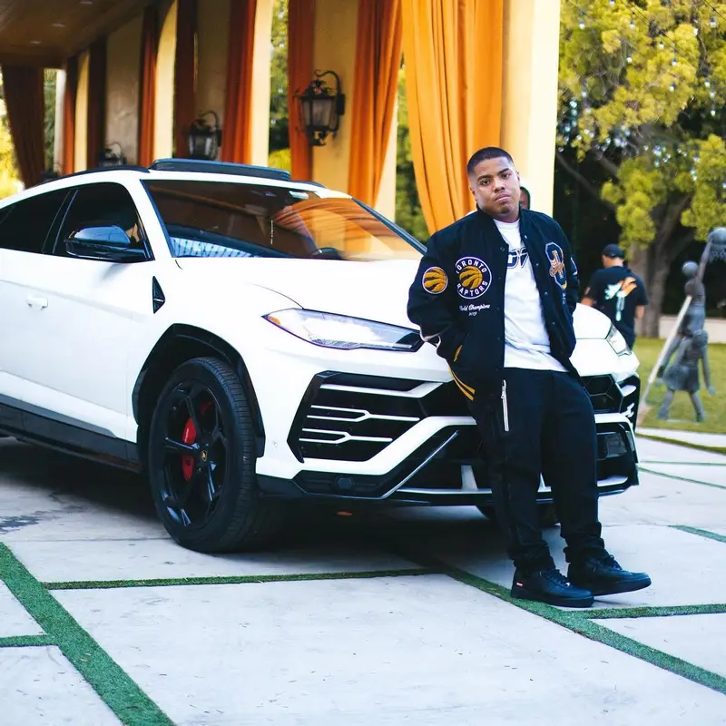 Smiley outfit in OVO, Supreme, and NBA, 2021
