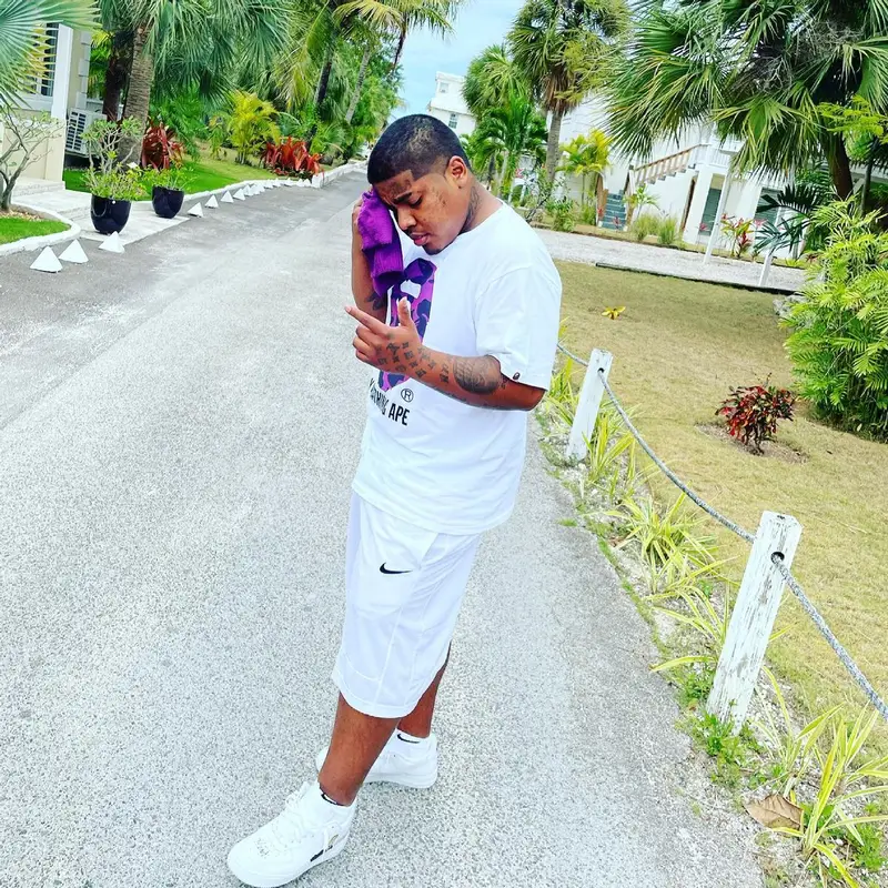 Smiley outfit in Bape and Nike, 2021