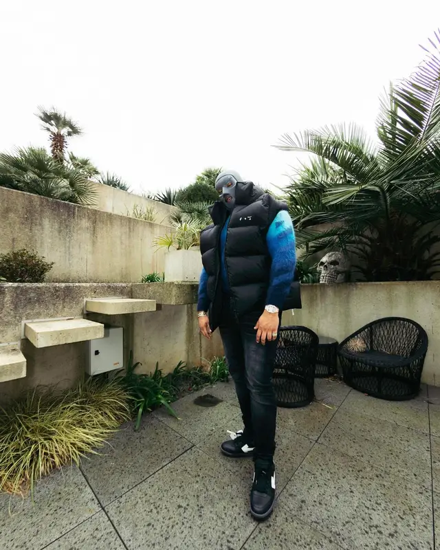 M Huncho outfit in Off-White, 2022