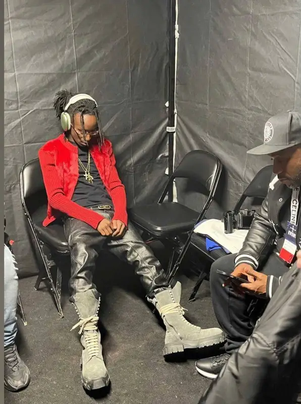 KayCyy outfit in Balenciaga, Cartier, and Apple, 2022