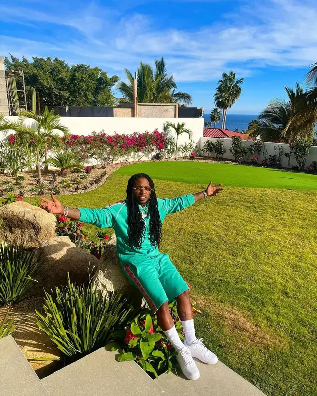Jacquees outfit in Gucci, Nike, and Cartier, 2022