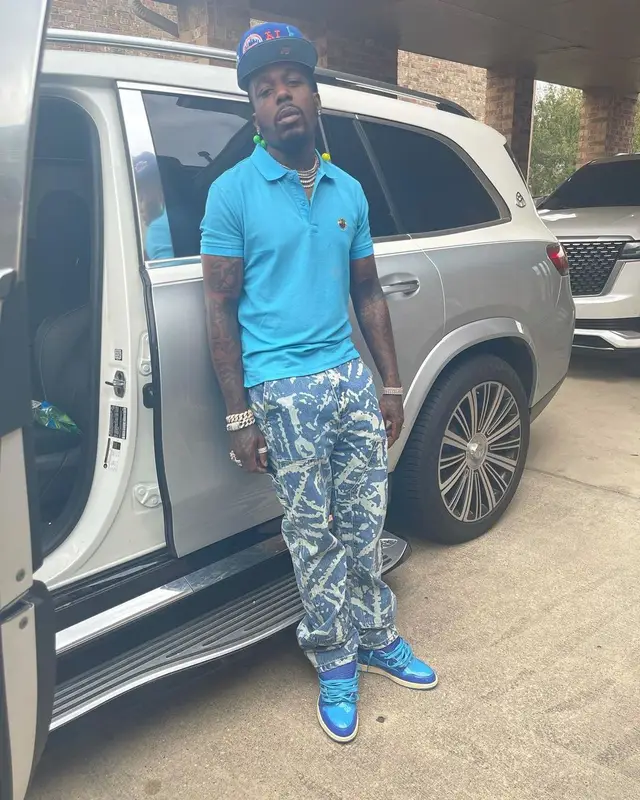 Sauce Walka outfit in Stayav8ted, Reves Paris, and New Era, 2022