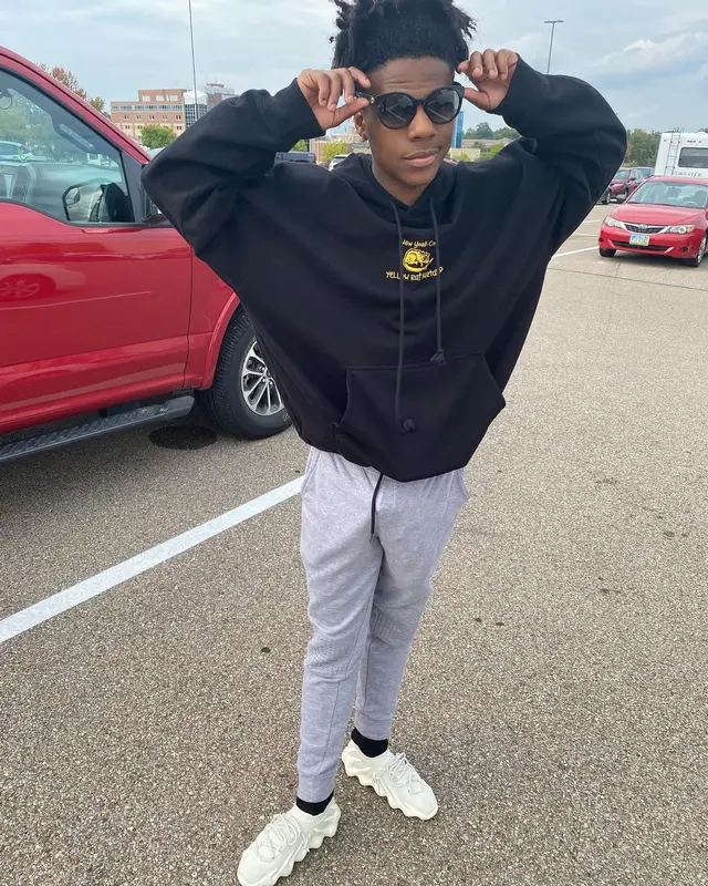 IShowSpeed outfit in Adidas, Gucci, and Yeezy, 2021