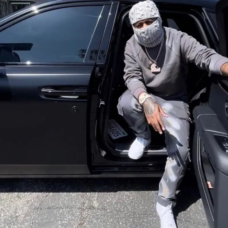 Babyface Ray outfit in Alexander Rose, 2022