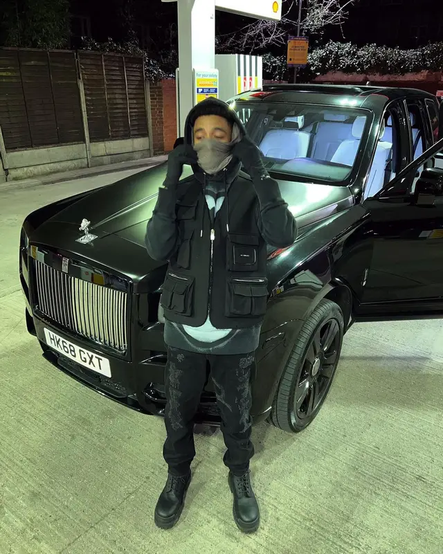 Bushi outfit in Givenchy, Balenciaga, and Arc'teryx, 2022