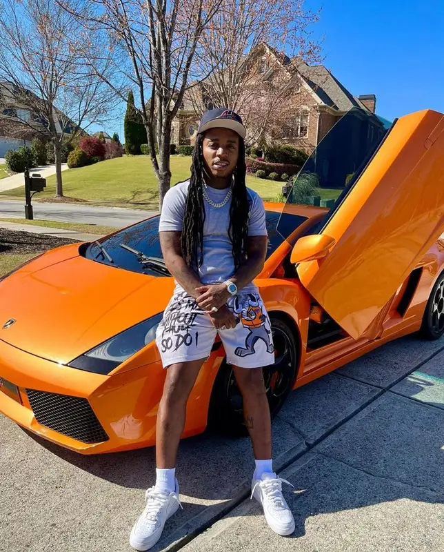 Jacquees outfit in Nike, New Era, and Atlanta Braves, 2022