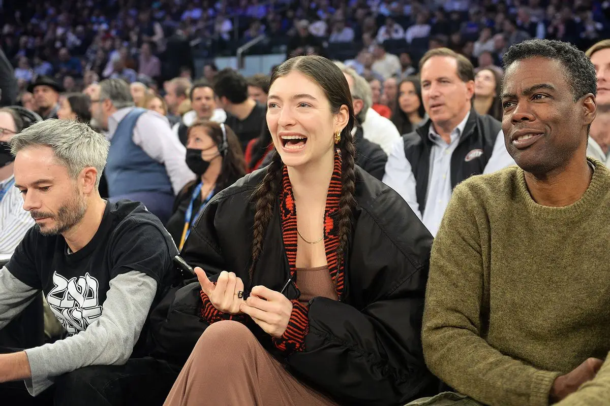 Lorde outfit in Prada and Skims, 2021