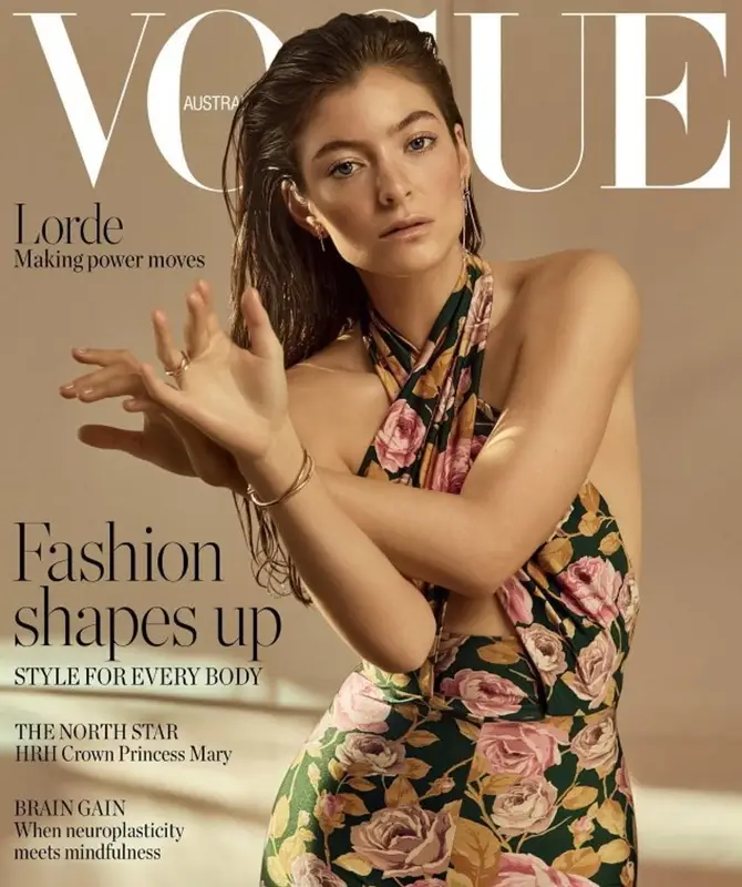 Lorde outfit in Tiffany&Co and Saint Laurent, 2022