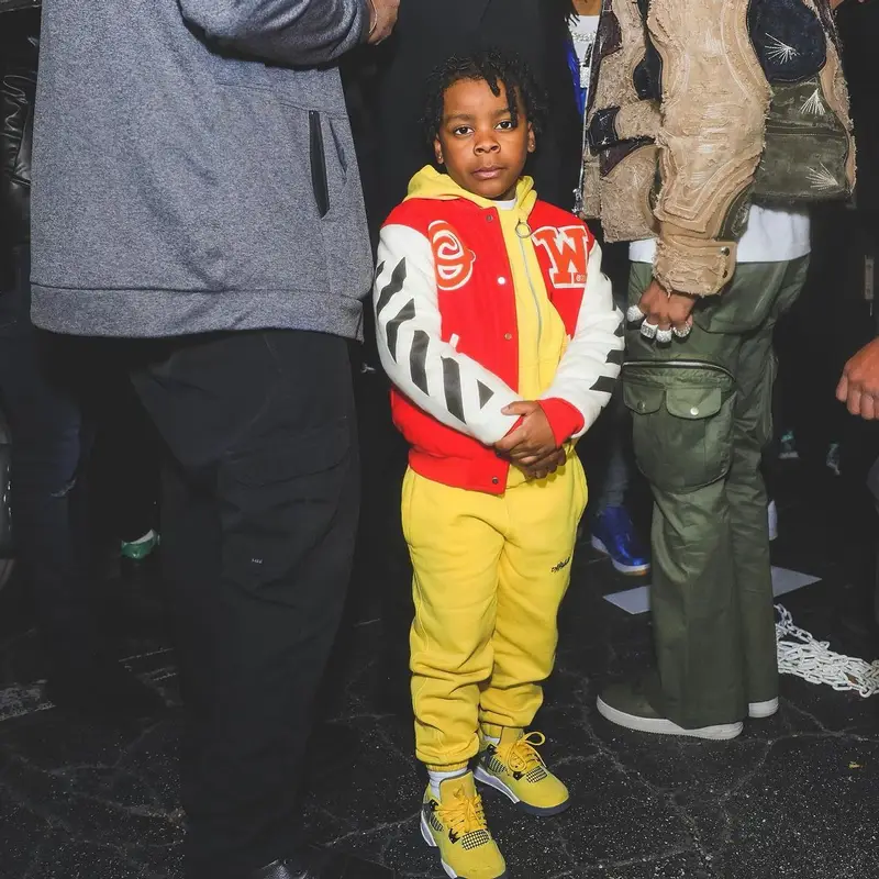 Jason Armani outfit in Off-White and Jordan, 2021