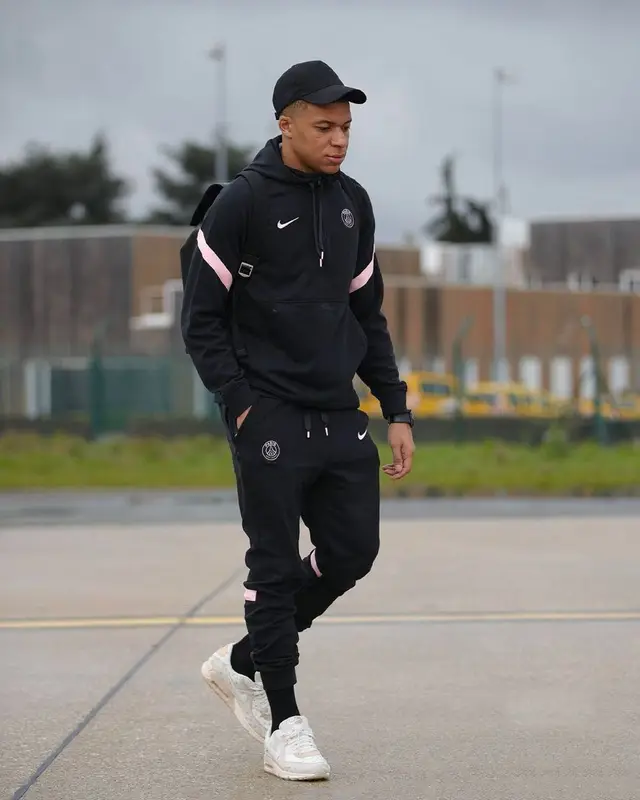 Kylian Mbappe outfit in Nike and Paris Saint-Germain, 2022