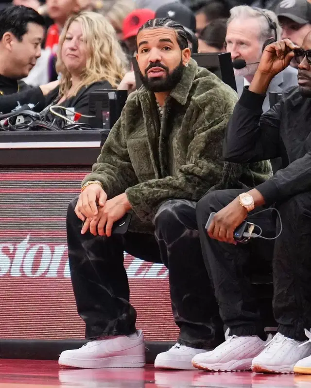 Drake outfit in Marni, Dries Van Noten, and Nike, 2022