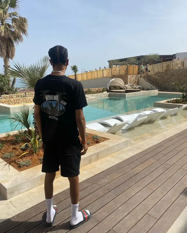 Nemzzz outfit in Louis Vuitton, Nike, and Gucci, 2022
