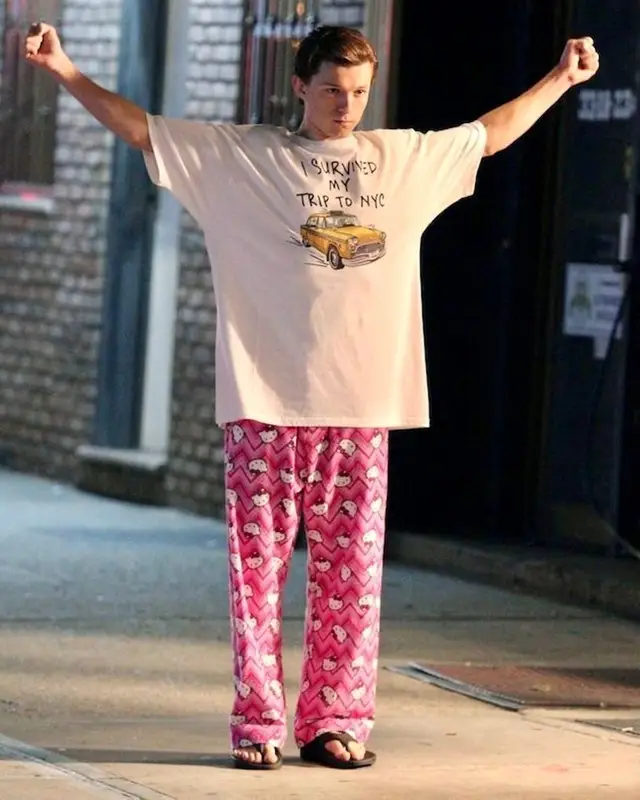 Tom Holland outfit in No Name, Hello Kitty, and Oofos, 2017