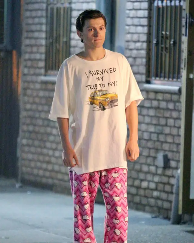 Tom Holland outfit in No Name, Hello Kitty, and Oofos, 2017