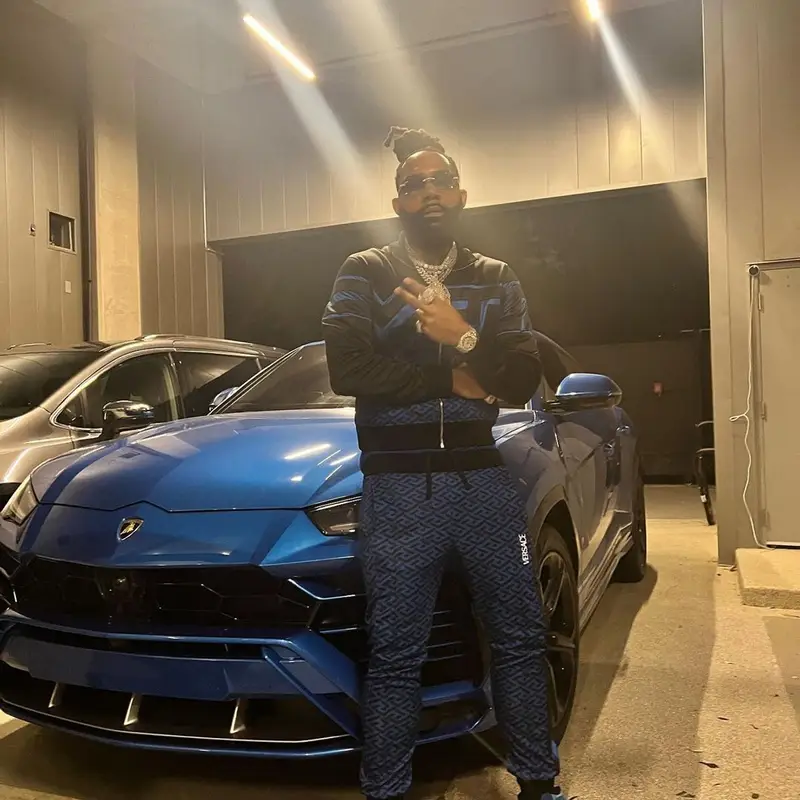 Money Man outfit in Versace, 2022