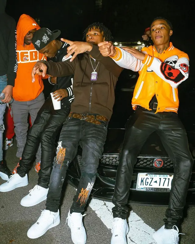 B Lovee outfit in Louis Vuitton and Nike, 2022
