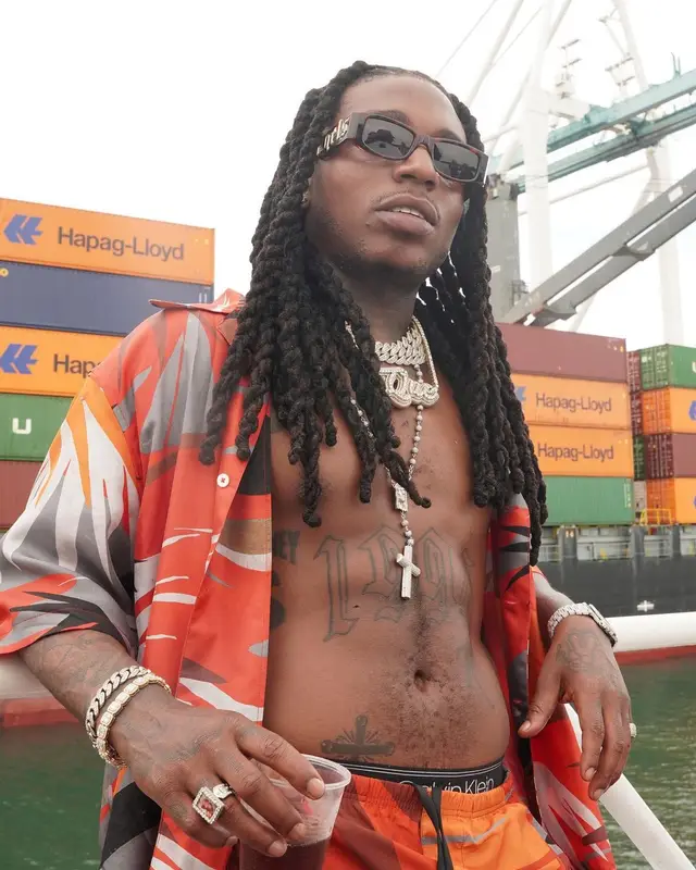 Jacquees outfit in Palm Angels and Bottega Veneta, 2022