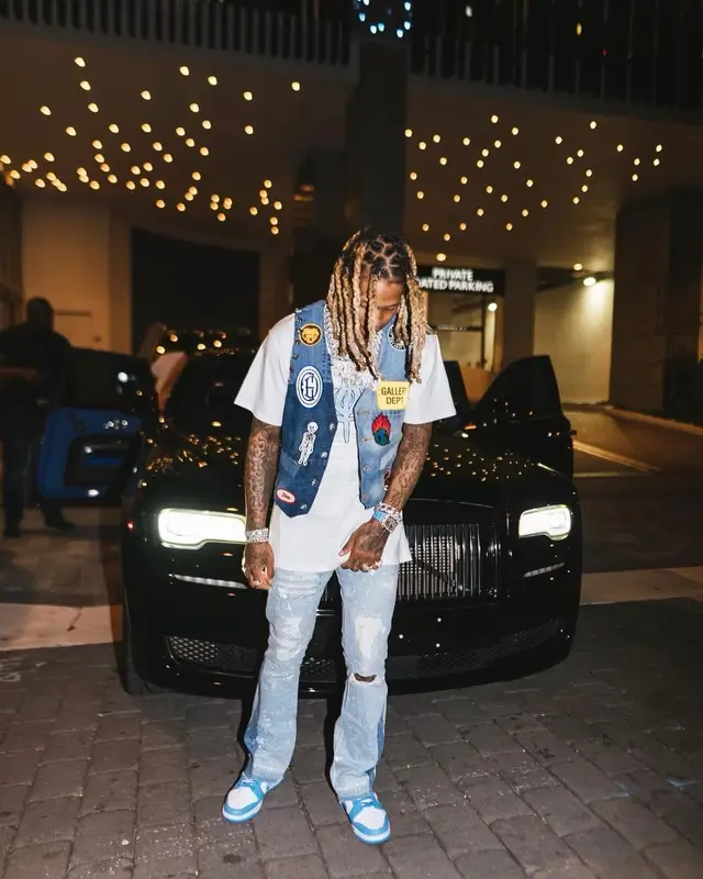 Lil Durk outfit in Gallery Dept. and Nike, 2022