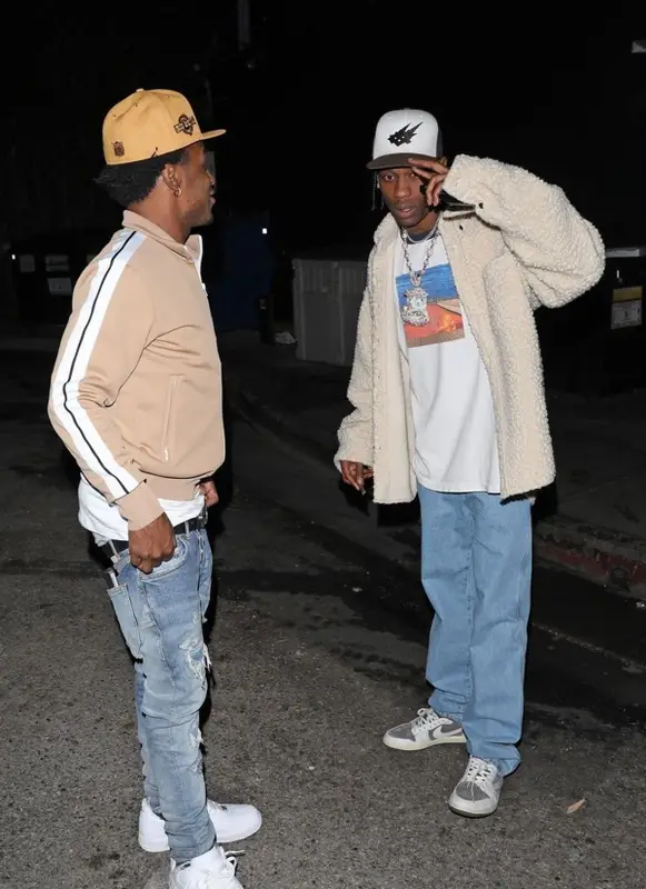Travis Scott outfit in Vintage, Nike, and Travis Scott Merch, 2022