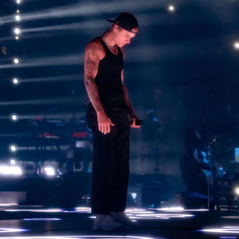 Justin Bieber outfit in Hanes and Balenciaga, 2022
