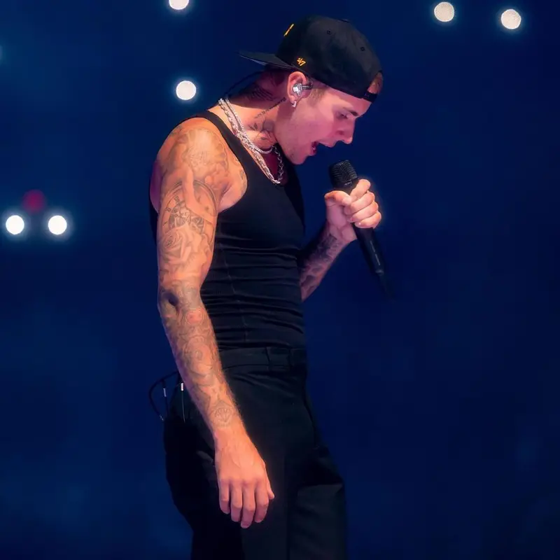 Justin Bieber outfit in Hanes and Balenciaga, 2022