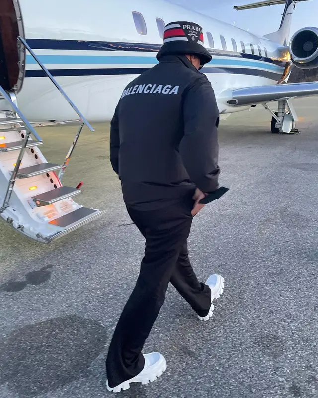 Steve Harvey outfit in Balenciaga and Prada, 2022