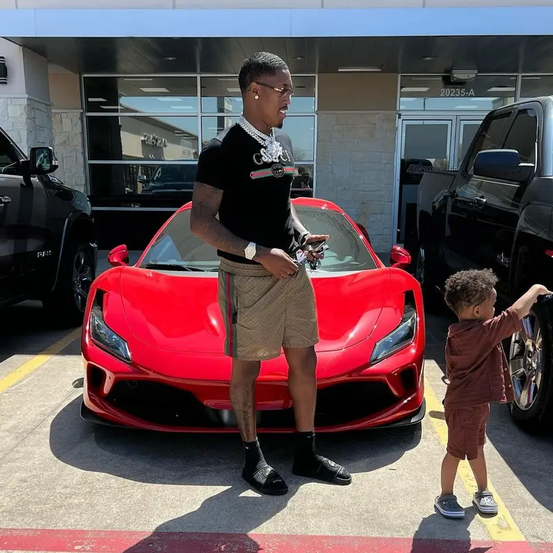 Cj So Smooth outfit in Gucci, 2022