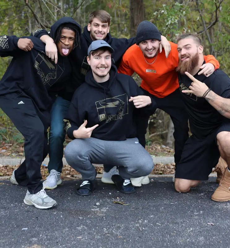 MrBeast outfit in Nike, 2019