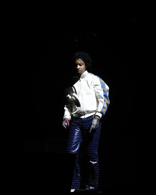 21 Savage outfit in Kapital, Bottega Veneta, and Nike, 2022