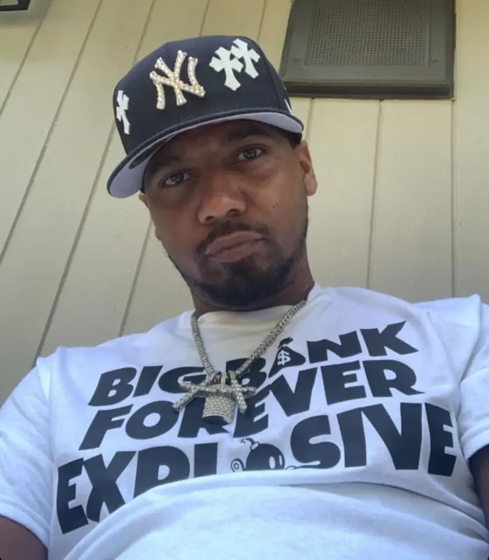 Juelz Santana outfit in Riva LA Clothing , 2021