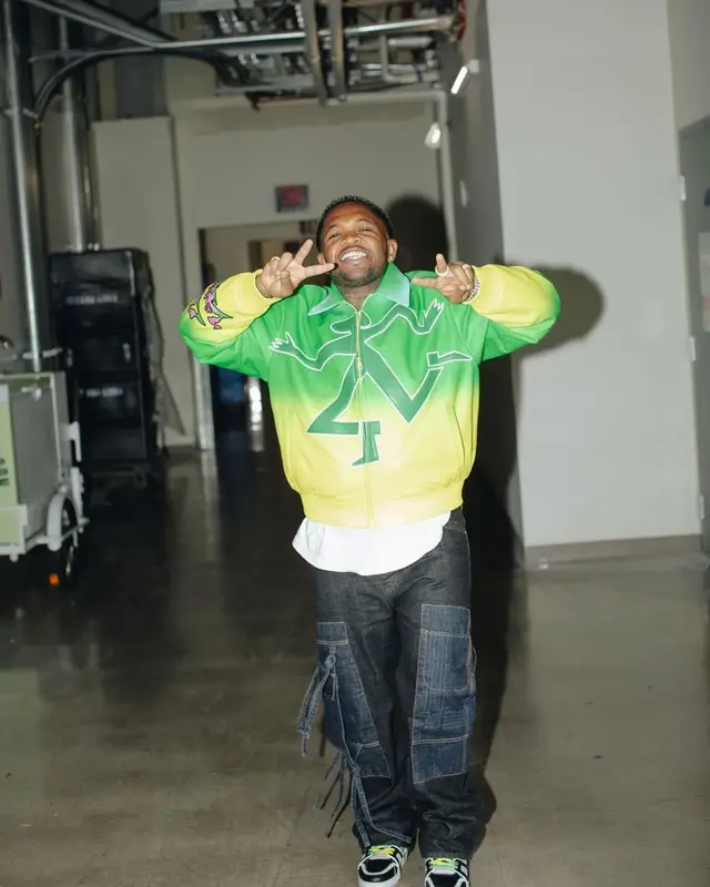 Mustard outfit in Louis Vuitton, 2022