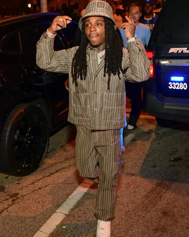 Jacquees outfit in Nike and Marc Jacobs, 2022